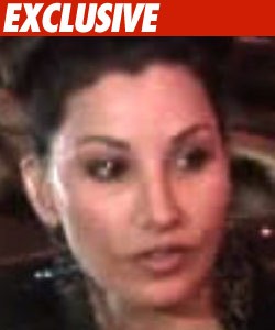 Gina Gershon Accused of Nose Thumbing Agents