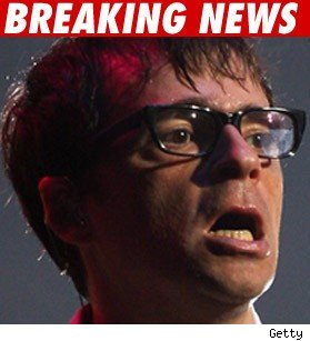 Weezer Lead Singer Banged Up in Bus Crash
