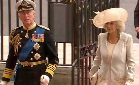 0429_charles_camilla_split