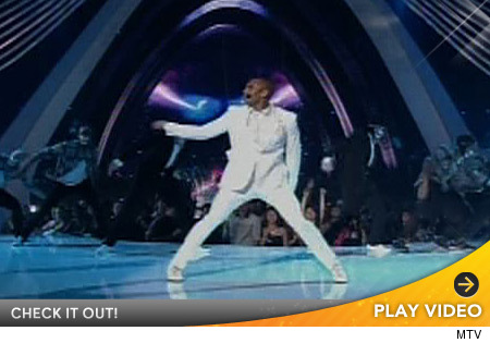 0828_chrisbrown_video