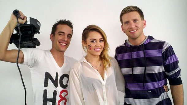 1128_mileyno8_single2