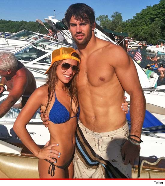 Nfl Star Eric Decker And Fiancee Secretly The Hottest Couple At The 