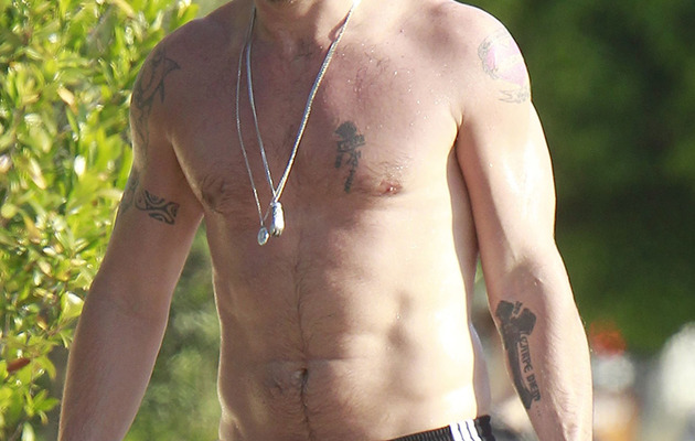 Colin Farrell Shirtless and Sweaty After Yoga!