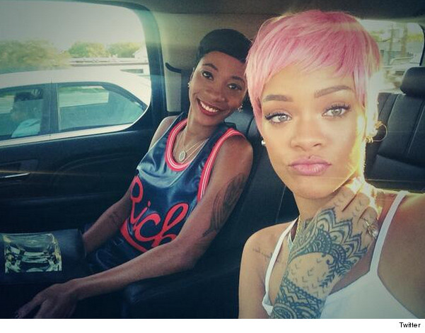 0516_rihanna_inset