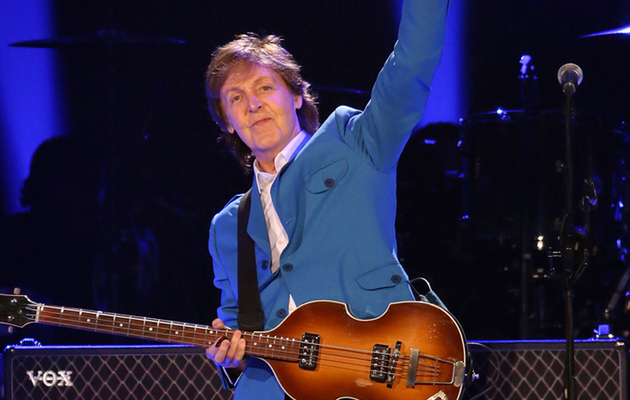 Video: Paul McCartney Helps 64-Year-Old Fan Propose to His Girlfriend