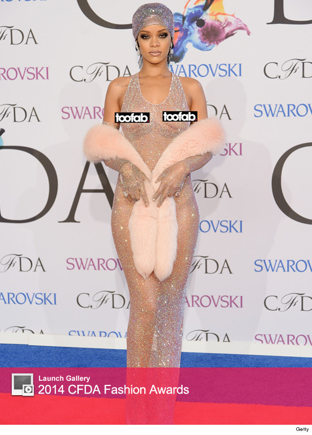 0811_rihanna_launch2