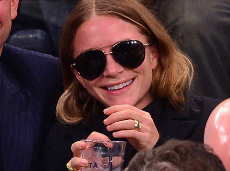 Bob Saget Candace Cameron Reunite With Ashley Olsen After Not Mary Kate Olsen Rocks Two Rings On That Finger Shows Pda With Olivier Sarkozy