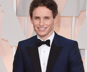 See the First Photo of Eddie Redmayne as a Transgender Painter in "The Danish…
