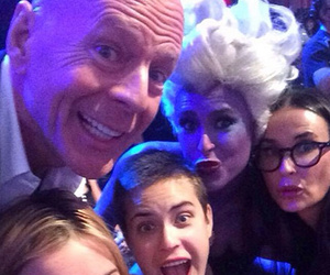 Bruce Willis & Demi Moore Pose For Rare Family Photo With Their Daughters!