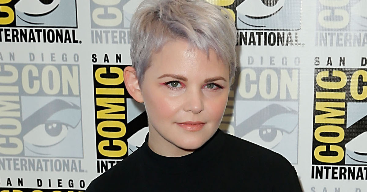 Ginnifer Goodwin Debuts Gray Hair at ComicCon Like the Look