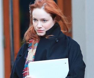 Christina Hendricks Goes Makeup-Free, Still Looks Beautiful