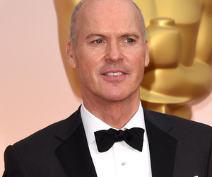Michael Keaton Caught Putting Speech Away After Losing Best Actor at 2015 Oscars