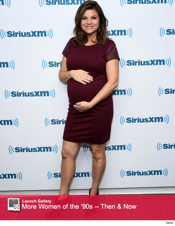 Tiffani Thiessen Flaunts Baby Bump See the Adorable Pic!