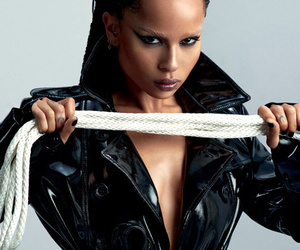 Zoe Kravitz Does Bondage-Inspired Photoshoot for Complex, Calls Parents…