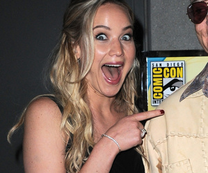 Jennifer Lawrence Emails Who When She's Drunk?!
