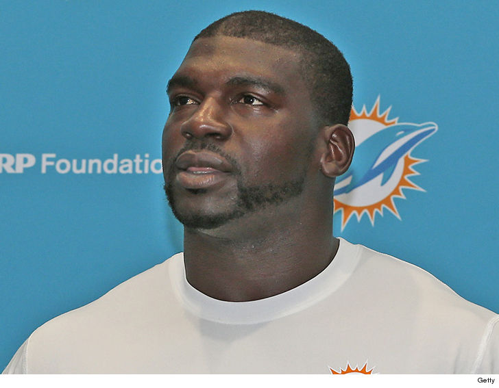 Chargers DE Melvin Ingram on problems QB Jay Cutler poses: 'None' Chargers DE Melvin Ingram on problems QB Jay Cutler poses: 'None'