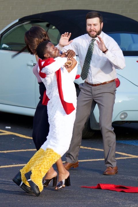 Kevin Hart Filming In A Chicken Suit Behind The Scenes Photo 6 Kevin Hart Filming In A Chicken Suit Behind The Scenes Photo 6