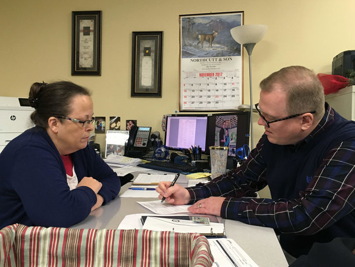 Kentucky County Clerk Kim Davis Challenged By Gay Man She Denied Marriage License