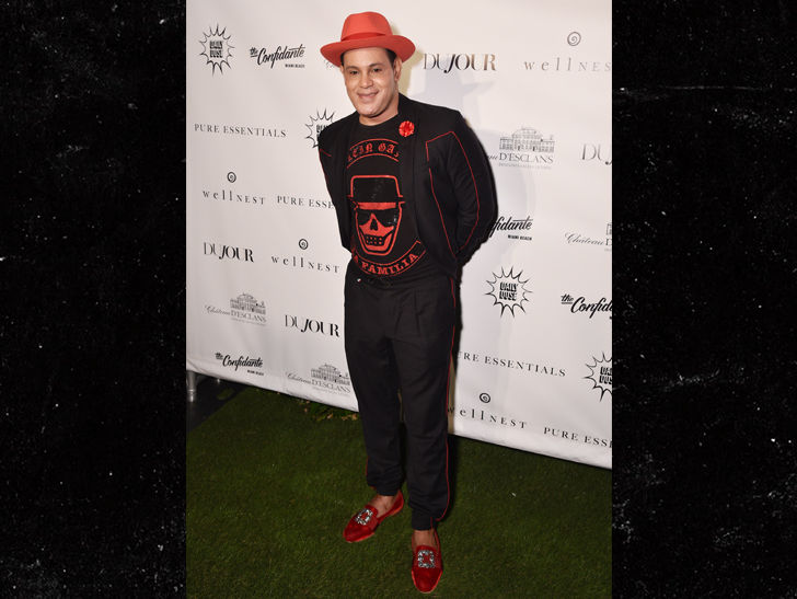 Sammy Sosa's Dreaming of a Pasty White Christmas